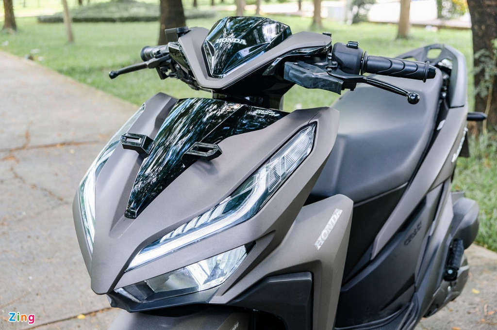 Việc những mẫu xe máy sở hữu biển số đẹp được rao giá hàng trăm triệu đồng không mới tại Việt Nam. Trước đây, Zing từng đưa tin về chiếc Vario biển số ngũ quý 3 được rao giá 500 triệu đồng hay chiếc Vario biển số ngũ quý 7 có giá 400 triệu đồng.