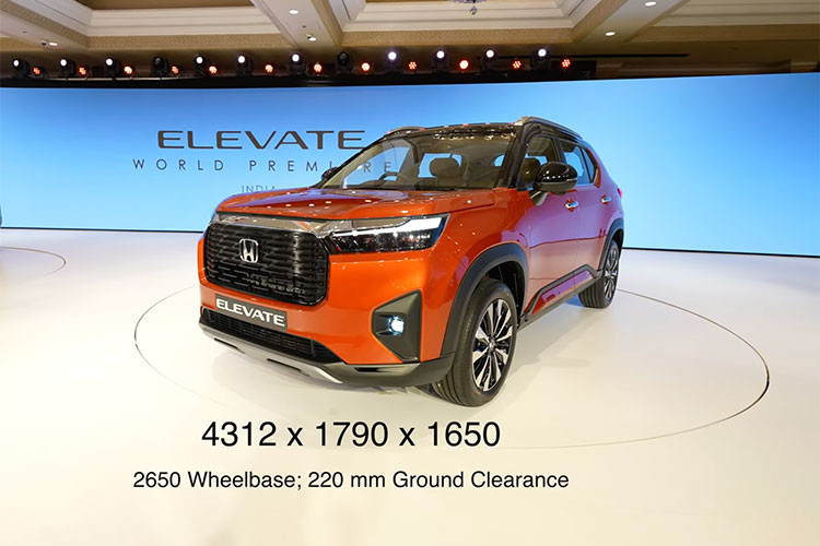 Đại diện Honda Ấn Độ cho biết đơn đặt hàng dành cho 2 bản Honda Elevate VX và ZX chiếm khoảng 60%. Bên cạnh đó, có khoảng 65% khách hàng đặt mua các bản dùng hộp số biến thiên vô cấp CVT. Trên thực tế, Honda Elevate ZX CVT hiện là mẫu SUV số tự động rẻ nhất trong phân khúc.