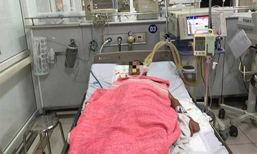 Bệnh nhân ngộ độc rượu đang điều trị tại Trung tâm chống độc (BV Bạch Mai)