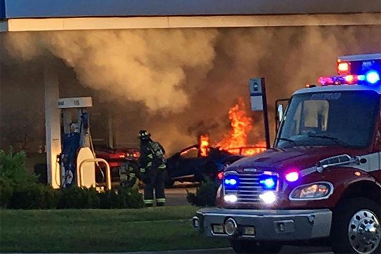 Cụ thể, trong quá trình quay trở về nhà trong hành trình hành trình siêu xe GoldRush Rally (diễn ra 22/6-1/7/2018), một chiếc siêu xe Lamborghini Huracan Performante ghé vào cây xăng trên quãng đường nối giữa thành phố Boston (bang Massachusetts) và Las Vegas (bang Nevada) của Mỹ và bốc cháy ngùn ngụt.