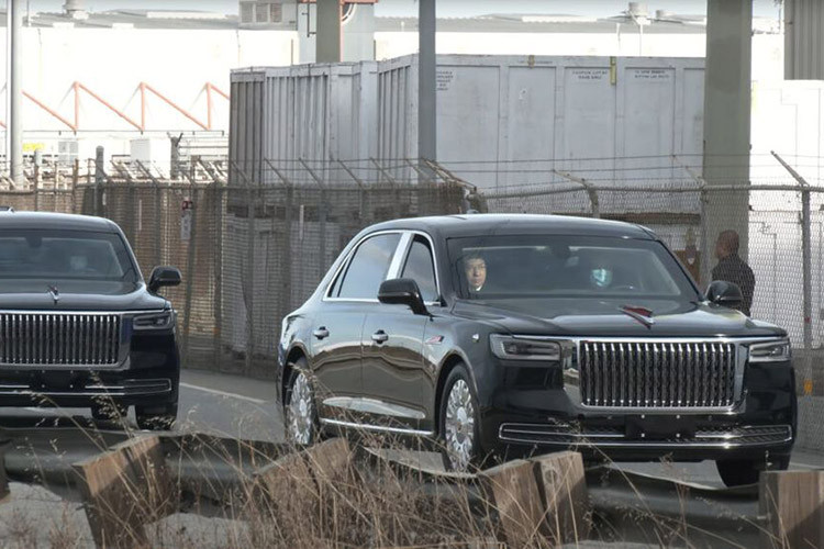 Hồng Kỳ N701 chuyên chở ông Tập Cận Bình là mẫu sedan cỡ lớn do thương hiệu Hồng Kỳ của Trung Quốc chế tạo dành riêng cho lãnh đạo cấp cao của quốc gia này. Theo các báo cáo, Hồng Kỳ chỉ sản xuất 50 chiếc N701 và chúng được dùng để phục vụ các nhiệm vụ chính thức của nhà nước.