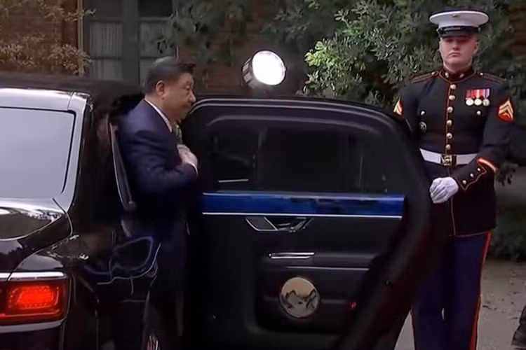 Thông số kỹ thuật của Hồng Kỳ N701 hiện vẫn chưa được tiết lộ. Nhiều khả năng, chiếc xe dành cho ông Tập Cận Bình được lắp động cơ xăng V12 công suất 408 mã lực hoặc V8 mạnh 360 mã lực.