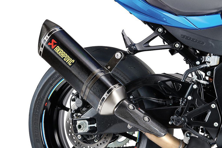 Về thiết kế, do dựa trên nguyên mẫu sportbike Suzuki GSX-R1000R nên chiếc Virus 1000R mang ngoại hình vô cùng hầm hố và có phần "dị", thể hiện rõ nhất ở đầu đèn với mặt đèn pha nhỏ, ốp chụp ngoại thiết kế khá thoáng, tạo hiệu ứng thị giác tốt khi nhìn chính diện, nhưng hơi "ù lì" khi nhìn từ hai bên sang.