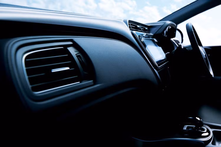 Động cơ xăng kể trên không phải là loại dùng cho Honda City 2017 mới. Thay vào đó, đây là động cơ Atkinson Cycle với hệ thống điều khiển van biến thiên i-VTEC, DOHC, tạo ra công suất tối đa 110 mã lực và mô-men xoắn cực đại 134 Nm tại vòng tua máy 5.000 vòng/phút.