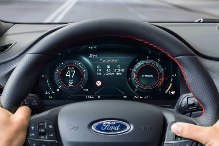 Là một mẫu crossover cỡ nhỏ nhưng Puma khiến nhiều người ấn tượng bởi được cung cấp rất nhiều tùy chọn công nghệ cao, ví dụ như kiểm soát hành trình chủ động, phanh khẩn cấp tự động, phát hiện người đi bộ, hỗ trợ giữ làn và bộ an toàn CoPilot360 của Ford.