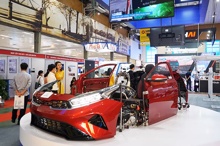 Theo công bố của Hiệp hội các nhà sản xuất ôtô Việt Nam (VAMA), trong tháng 9/2024, doanh số bán hàng của toàn thị trường đạt 36.585 xe, tăng 45,2%. Doanh số này bao gồm 28.973 xe du lịch, 7.367 xe thương mại và 245 xe chuyên dụng. Nếu cộng với kết quả bán hàng của Hyundai Thành Công, con số này tăng lên 43.103 xe.