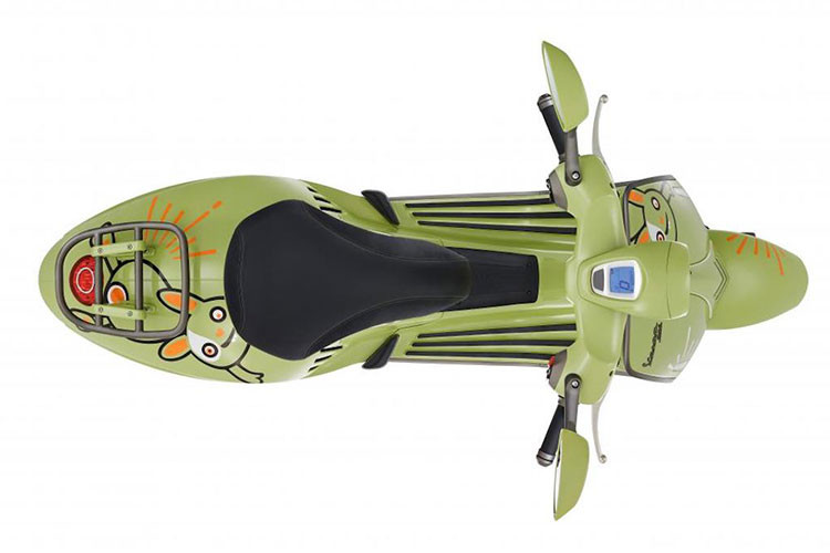 Giống như những chiếc 946 khác, 946 bản đặc biệt sử dụng chi tiết bằng nhôm ở tay lái, giá đỡ yên, tấm ốp hai bên, chắn bùn trước, chân gương.