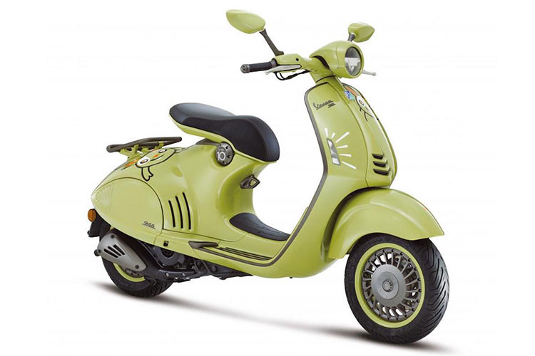 Cặp vành 12 inch đa chấu thiết kế liên tưởng đến phanh tang trống của những chiếc Vespa đời đầu. Xe lắp cặp phanh đĩa chia đều cho mỗi bánh, tích hợp ABS hai kênh, hệ thống kiểm soát lực kéo.