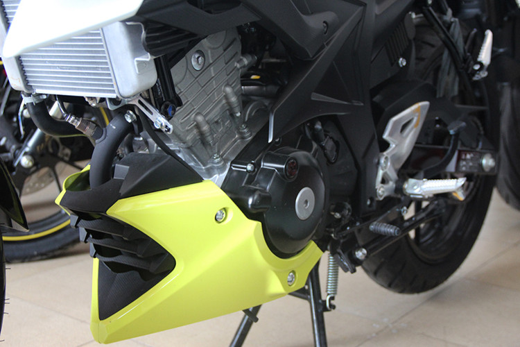 Động cơ của xe là loại xylanh đơn, dung tích 147,3 cc, làm mát bằng dung dịch, sản sinh công suất 18,9 mã lực và mômen xoắn cực đại 14 Nm. Đi kèm là hệ thống phun xăng điện tử và hộp số côn tay 6 cấp.