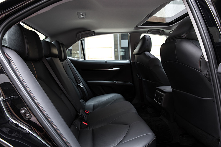 Đặc biệt trên phiên bản 2.5Q, động cơ 2.5L sản sinh công suất cực đại đạt 207 hp tại 6600 vòng/phút và mô-men xoắn cực đại đạt 250 Nm tại 5000 vòng/phút. Mẫu xe tiết kiệm nhiên liệu hơn với mức tiêu thụ đạt 7.1 L/100km trên đường hỗn hợp.