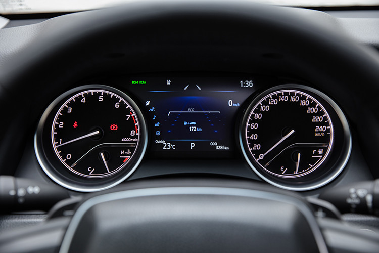 Camry mới sẽ được trang bị động cơ và hộp số hoàn toàn mới trên tất cả các phiên bản tạo ra trải nghiệm chưa từng có, mang lại cảm giác phấn khích sau tay lái và sự êm ái bậc nhất trong khoang hành khách, thể hiện đẳng cấp của một mẫu sedan cỡ trung số 1 thế giới.