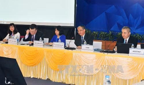 Bat dau doi thoai ve cong nghiep oto tai APEC 2017