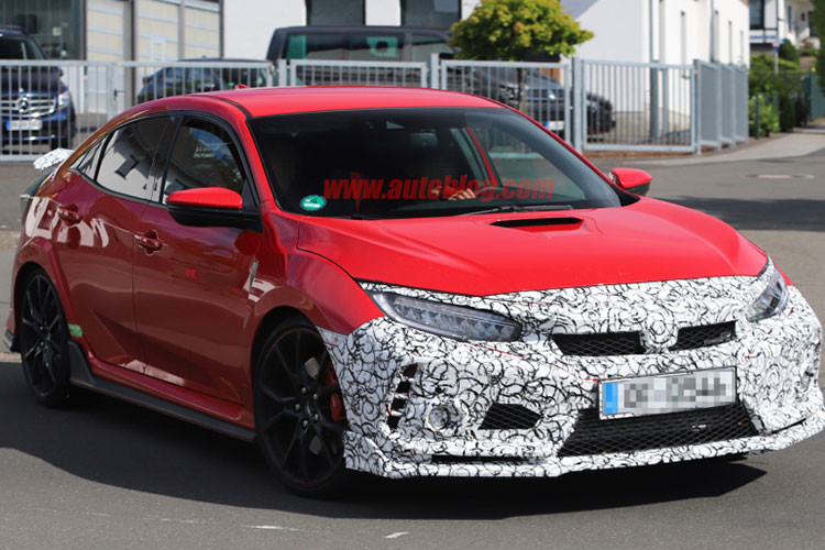 Mẫu xe Honda Civic Type R bản hiện hành mới chỉ có mặt trên thị trường hơn 1 năm, nhưng mới đây thương hiệu Nhật Bản đã rục rịch chuẩn bị cấu hình nâng cấp mới cho mẫu xe thể thao đình đám của mình.