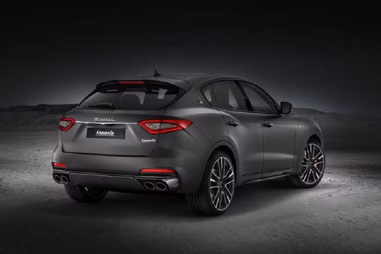 Bộ mâm xe Orione 22-inch bằng nhôm đúc – mâm lớn nhất trên một mẫu Maserati – cho phép hoàn thiện bề mặt mâm dạng bóng hoặc nhám. Trên ca-pô của xe có 2 khe thông gió làm hiệu suất làm mát cho động cơ. Các chi tiết khí động học như cánh hướng gió cản trước, hướng gió ốp sườn và phần ốp cản sau bằng sợi carbon.