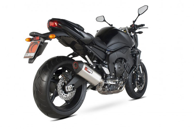 Xe được trang bị động cơ 4 xy-lanh thẳng hàng DOHC dung tích 998 cc, sản sinh công suất 150 mã lực và mô-men xoắn 106 Nm. Xe sở hữu hộp số 6 cấp. Nhờ sức mạnh đó, Yamaha FZ1 được bộ phận an ninh Tổng thống Paspampres của Indonesia đặt hàng riêng từ năm 2010.