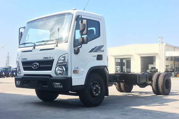 Hyundai Mighty EX8 GT được trang bị động cơ D4CC với dung tích xylanh là 2.891cc, cho công suất tối đa là 160ps và momen xoắn là 40kg. Động cơ D4CC trang bị hệ thống common rail mới nhất với kim phun 4 giai đoạn, áp suất phun lên tới 2000bar. Turbo tăng áp VGT đảm bảo cho động cơ hoạt động hiểu quả ở tốc độ vòng tua thấp.