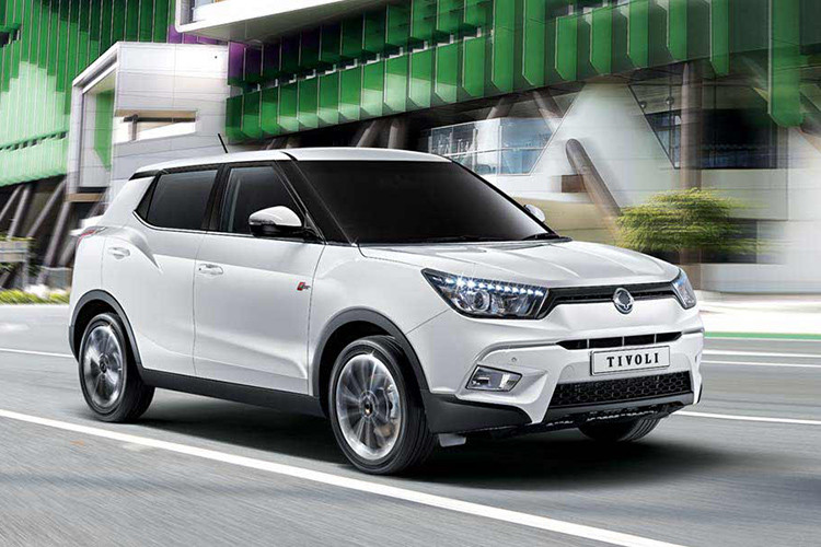 Trên thị trường, SsangYong Tivoli là đối thủ cạnh tranh trực tiếp với Ford EcoSport, Hyundai Kona hay Kia Soul. Mặc dù đã có mặt tại Việt Nam và được phân phối chính hãng một thời gian dài, nhưng nhìn chung dòng xe SsangYong Tivoli vẫn rất mờ nhạt trong phân khúc.