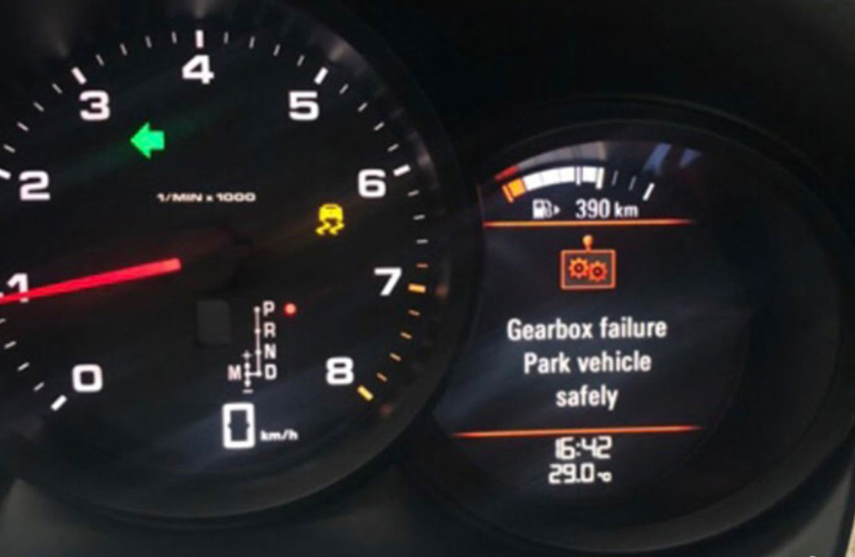 Vu viec xe Macan thay can truoc hong hop so, Porsche Viet Nam noi gi?-Hinh-2