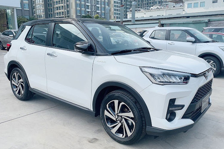 Toyota Raize tai Viet Nam chinh thuc tang gia them 16 trieu dong