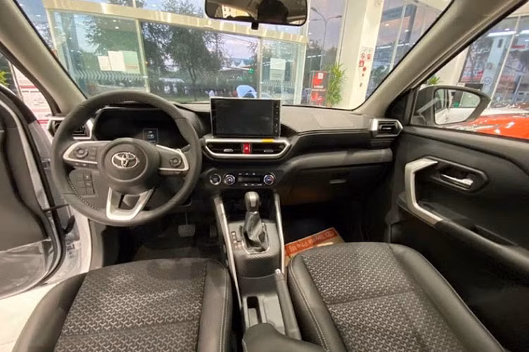 Toyota Raize tai Viet Nam chinh thuc tang gia them 16 trieu dong-Hinh-2