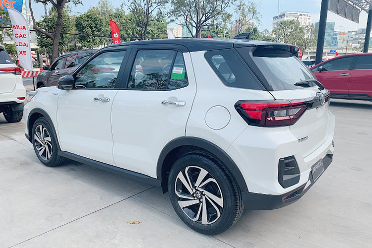 Toyota Raize tai Viet Nam chinh thuc tang gia them 16 trieu dong-Hinh-3
