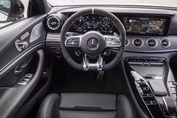 Electric Auxiliary Compressor giúp làm mát các bộ tăng áp nhanh hơn ở các vòng tua máy từ thấp đến trung bình. Máy nén này có thể đạt tốc độ 7.000 vòng/phút trong chưa đầy 1/3 giây.