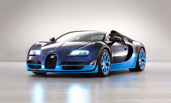 Với giá mua mới 2 triệu USD (tương đương khoảng hơn 46 tỷ đòng), siêu xe Bugatti Veyron khiến người ta nghĩ nó được làm bằng… vàng. Chỉ riêng tiền thay dầu (21.000 USD) cũng đủ mua một chiếc Corolla. Đồ nội thất gồm ghế và ốp cửa và vài chi tiết lặt vặt đã trên 150.000 USD.
