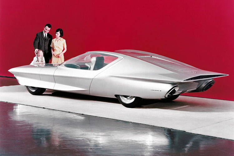 Các công ty đã thử nghiệm những hệ thống lái xe ôtô tự động từ những năm 1920 khi Houdina Radio Control vận hành một chiếc Chandler 1926 sử dụng xung vô tuyến trên đường phố New York. RCA Labs và Đại học Bang Ohio cũng đã tiến hành các thử nghiệm đầy hứa hẹn ở giai đoạn những năm 1950 và 1960.