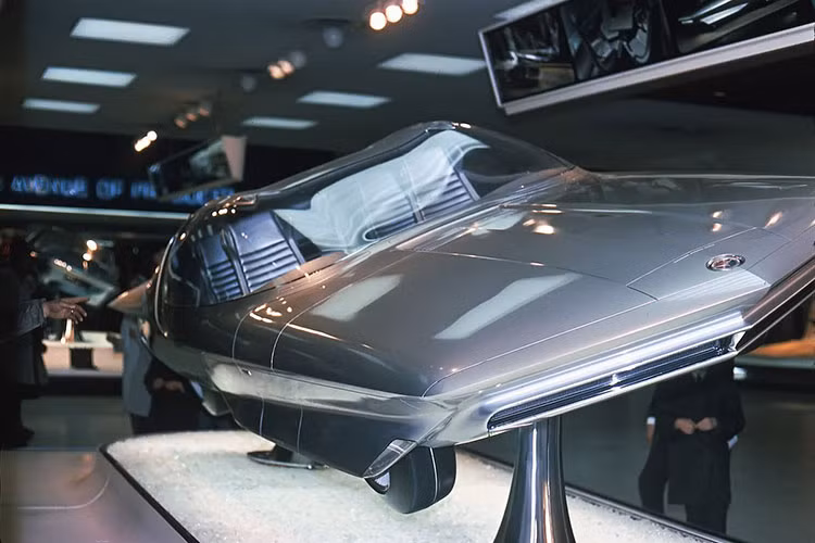 GM đã đóng gói lại ý tưởng này cho các chương trình triển lãm năm 1969 dưới tên gọi Buick Century Cruiser. Nó trông gần như giống hệt nhưng có màu sơn khác, có trang bị vô lăng, và một số chi tiết nâng cấp khác bên trong carbin. Đối với chiếc Firebird IV nguyên bản, nó đã bị nghiền nát trong thập niên 1980, giống như hầu hết xe triển lãm Futurama khác.