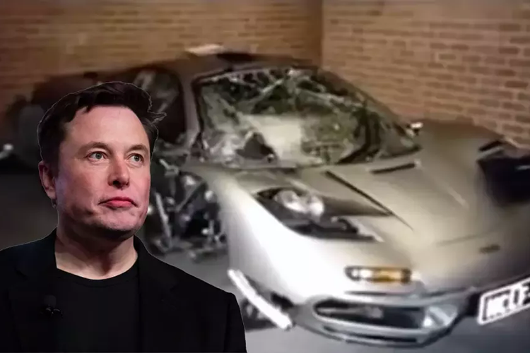 Vào năm 1999, chàng thanh niên Elon Musk đã gây chú ý cho giới truyền thông quốc tế khi thành công với dự án start-up Zip2 với số tiền lên đến 22 triệu USD, 1 con số khổng lồ tại thời điểm đó. Tiền kiếm được quá nhanh đã làm cho Elon Musk thích thú với các món đồ xa xỉ nhất lúc đó, Musk sau đó đã trích lợi nhuận gần 5%, tương đương 1 triệu USD, để tự thưởng cho mình một chiếc siêu xe McLaren F1 hàng hiếm.