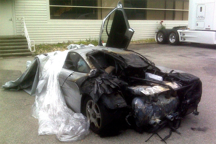 Như các tay chơi xe khác, Elon Musk nhanh chóng bị nghiện chiếc siêu xe 3 chỗ ngồi này, chàng thanh niên lúc đó 28 tuổi liên tục lái nó ra đường, thậm chí, anh còn di chuyển từ Los Angeles đến San Francisco, với quãng đường gần 650 km, 1 điều không tưởng cho dòng siêu xe McLaren F1.