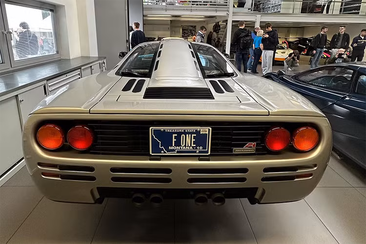 Tròn 15 năm ngày chàng thanh niên trúng dự án start-up Zip2 với số tiền lên đến 22 triệu USD và mua chiếc xe McLaren F1 với giá 1 USD, giá trị trên thị trường của xe đang được định giá không dưới 15 triệu USD, còn Elon Musk đã trở thành 1 trong các tỷ phú giàu nhất thế giới.