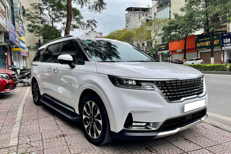 Trong tháng 7/2022, KIA Carnival cũng giảm doanh số như các đối thủ khác cùng phân khúc. Mẫu xe này chỉ đạt 843 xe bán ra, giảm đáng kể so với tháng trước đạt 1.285 xe. Vị trí xếp hạng vẫn giữ nguyên.