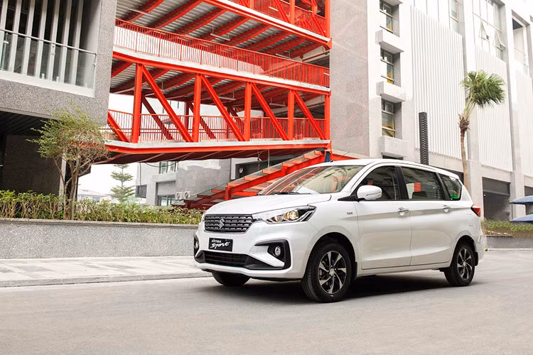 So với Suzuki XL7 thì Ertiga có phần yếu hơn về mặt doanh số. Suzuki Ertiga tháng qua đạt 25 xe được bán ra thị trường, giảm 41 xe so với tháng 6/2022. Lũy kế 7 tháng đầu năm, mẫu xe này đạt 624 xe bán ra thị trường.