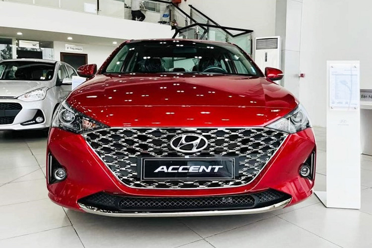 Hyundai Accent giam truc tiep gan 70 trieu dong 