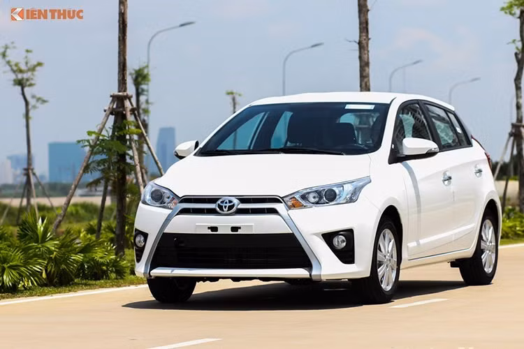 Toyota Yaris được nhập nguyên chiếc từ Thái Lan hướng tới các đối tượng bao gồm cả Nam và nữ tuổi tầm 25-40 tuổi thành đạt sớm với mục đích sử dụng để đi làm, đi chơi, đi thể thao... Tuy nhiên, với doanh số 0 xe bán ra trong tháng 3 vừa qua đã đưa Yaris về một trong những top xe ế ẩm thị trường Việt.