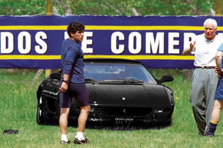 Ferrari Testarosa của Maradona được sản xuất từ năm 1984 đến 1996, thiết kế bởi Pininfarina. Xe trang bị động cơ 4.9, 12 xi-lanh thẳng hàng, đi cùng hộp số 5 cấp. Đây là một trong những mẫu xe có số lượng sản xuất nhiều nhất của Ferrari, gần 10.000 chiếc.