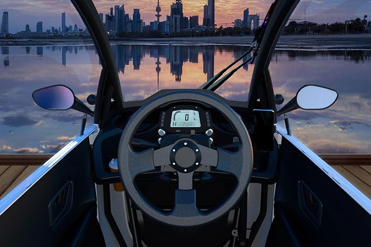 Mặc dù có tốc độ tối đa khoảng 50 km/h với nội thất chỉ đủ cho 2 người, người dẫn từ “Fully Charged” vẫn tỏ ra vô cùng thích thú khi lái chiếc Carver - phần lớn là nhờ tính năng DVC của nó. 