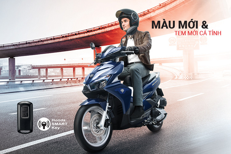 Tương tự như phiên bản trước, Air Blade phiên bản mới sẽ bao gồm 4 phiên bản là Tiêu chuẩn, Cao cấp, Sơn từ tính và Đen mờ. Giá xe Honda Air Blade 125 mới tư 37,9 triệu đồng cho bản tiêu chuẩn (không có khoá smartkey), 40,59 triệu đồng cho bản cao cấp, 41,590 triệu đồng cho bản sơn từ tính và 41,790 triệu đồng cho bản đen mờ.