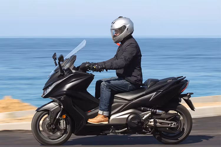 Với thiết kế hiện đại và được trang bị nhiều công nghệ, thương hiệu xe máy Kymco đang kỳ vọng mẫu xe tay ga phân khối lớn này sẽ phát triển mạnh tại thị trường Châu Âu và cả Châu Á trong thời gian tới. Theo hãng xe máy Đài Loan, xe sẽ có mặt tại Việt nam vào tháng 5/2018 tới đây.