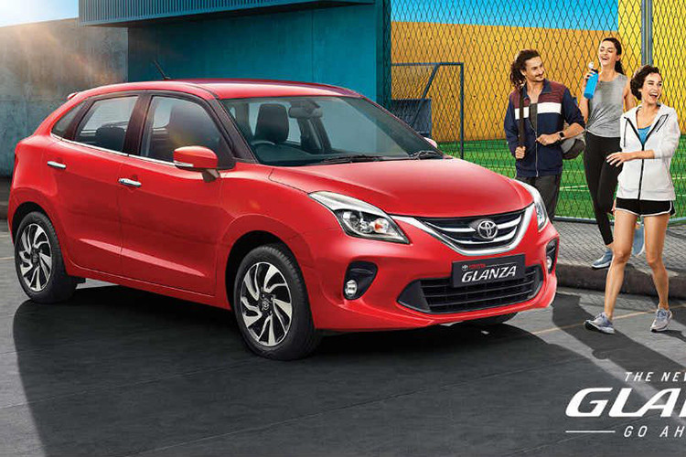 Tại thị trường Ấn Độ, giá xe Toyota Glanza 2019 dao động từ 721.900 cho đến 890.200 Rupee (tương đương khoảng 243,6 đến 300,4 triệu đồng). Giá bán này cho một mẫu xe hatchback cỡ B có lẽ sẽ khiến không ít người Việt phải "phát thèm". Xe sẽ có tổng cộng 4 bản trang bị khác nhau.