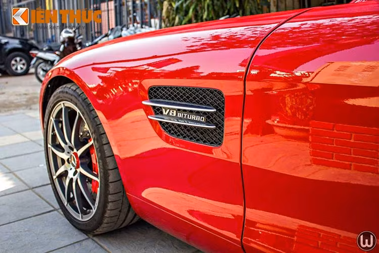 Cung cấp sức mạnh cho mẫu xe thể thao hạng sang này là khối động cơ 4.0L V8 tăng áp kép, sản sinh công suất 510 mã lực trên bản GT S. Đi kèm hộp số ly hợp kép 7 cấp, xe có khả năng tăng tốc 0-100 km/h chỉ trong 3,8 giây trước khi đạt tốc độ tối đa 310 km/h.