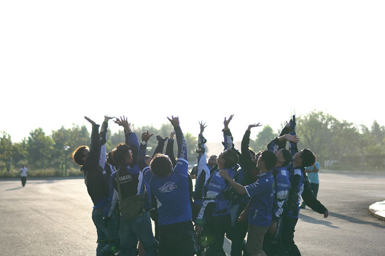 Sau khi trải qua quãng đường gần 2000 km đầu tiên từ TP HCM và kết thúc tại thành phố Hoà Bình, điểm dừng chân đầu tiên vfa cũng là một thành phố miền núi phía Bắc - đoàn đã đạt được hơn một nửa thành công của hành trình 3.500 km chinh phục dải đất hình chữ S tuyệt đẹp.