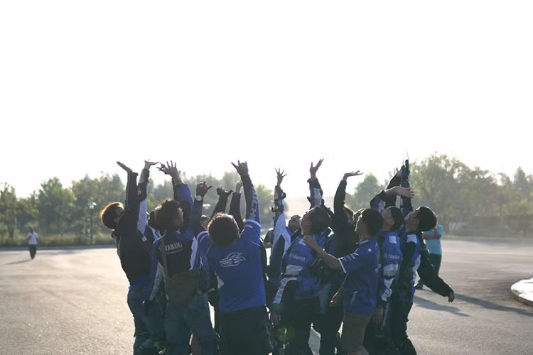 Sau khi trải qua quãng đường gần 2000 km đầu tiên từ TP HCM và kết thúc tại thành phố Hoà Bình, điểm dừng chân đầu tiên vfa cũng là một thành phố miền núi phía Bắc - đoàn đã đạt được hơn một nửa thành công của hành trình 3.500 km chinh phục dải đất hình chữ S tuyệt đẹp.