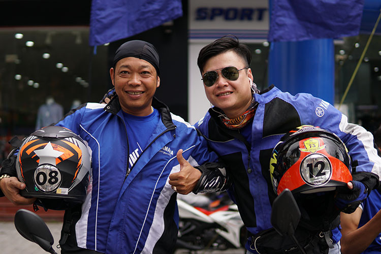 Ngoài ra, đoàn hành trình Exciter Touring 2018 gồm 20 tay lái sở hữu mẫu xe Exciter 150 mới cũng sẽ có thêm cơ hội thắt chặt tình anh em bạn hữu với tất cả “tín đồ” đang sở hữu Exciter trên khắp các tỉnh thành mà đoàn đi qua. Tinh thần này phản ánh đúng với chủ đề của hành trình “Nối vòng tay lớn” mà cả đoàn đang cùng nhau chinh phục.