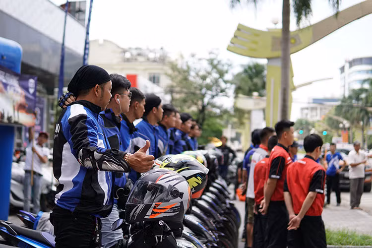 Nhìn lại chặng đường những chiếc xe máy Yamaha Exciter 2019 lăn bánh qua các điểm mốc đáng nhớ những ngày qua như; Đà Lạt, Quy Nhơn, Đà Nẵng, Hà Tĩnh... mỗi nơi lại đem đến một cảm xúc riêng, nhưng trên hết là sự hùng vĩ và đẹp đến lạ kỳ của đất nước và con người Việt Nam.