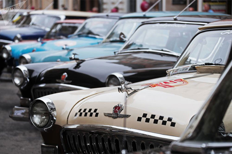 Từng một siêu cường công nghiệp xuyên suốt thế kỷ 20, nước Nga đã chế tạo ra không ít nguyên mẫu xe hơi vô cùng đẹp, sang trọng và độc đáo, giờ những chiếc xe này đang được giới săn ôtô cổ Liên Xô truy lùng.