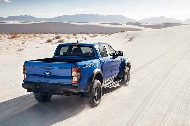 Ford sẽ bán ra Ranger Raptor mới tại thị trường Australia và một số nước trong khu vực châu Á - Thái Bình Dương trong năm 2018. Tuy nhiên việc được ra mắt tại thị trường Việt Nam hay không vẫn chưa có thông tin chính thức từ phía nhà sản xuất xe hơi Mỹ.