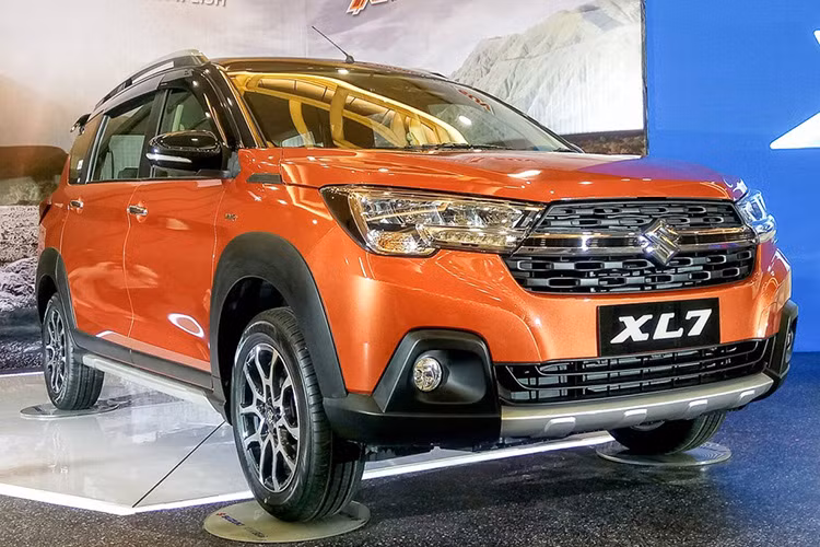 Doanh số của Suzuki dự kiến sẽ gia tăng đáng kể nếu XL7 gia nhập đội hình sản phẩm phân phối tại nước ta. Nghị định 17 về việc xóa bỏ yêu cầu giấy kiểm định chất lượng kiểu loại sắp có hiệu lực trong thời gian tới đây sẽ mở đường cho hàng loạt mẫu xe nhập về nước. Thị trường ôtô Việt sẽ sôi động và có sức cạnh tranh hơn bao giờ hết.