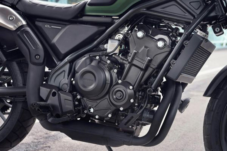 Sức mạnh 471cc này của CL500 2025 thế hệ mới tương đương với các dòng xe môtô 500cc khác của Honda đang bán ra thị trường hiện nay và cũng đạt tiêu chuẩn khsi thải Euro 5+.